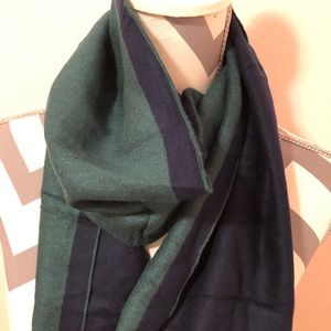 Brand new scarf green navy super soft